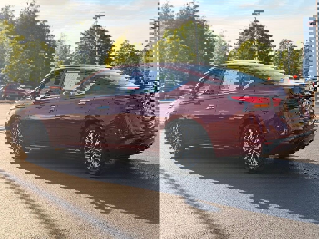 Used 2024 Nissan Altima 2.5 SV image 11