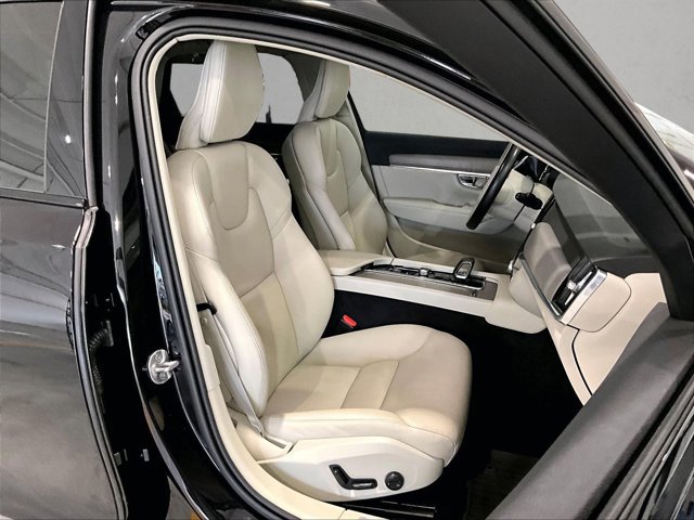 Used 2025 Volvo V90 B6 Cross Country Plus w/ Protection Package Premier AWD/4WD image 9