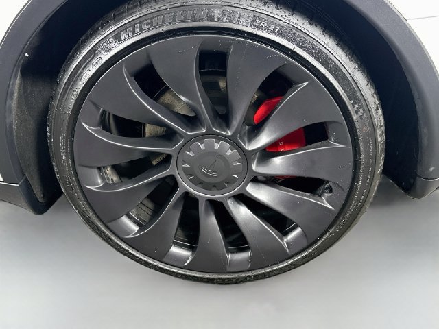 Used 2023 Tesla Model Y Performance AWD/4WD image 27