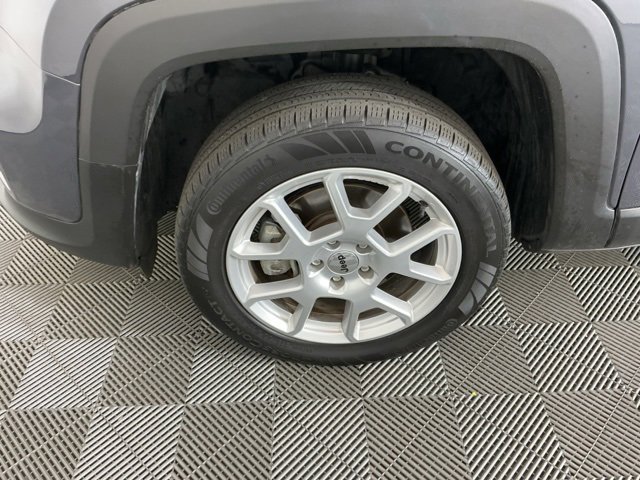 Used 2022 Jeep Renegade Latitude image 28