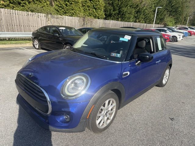 Used 2021 MINI Cooper 2-Door Hardtop w/ 6.5" Touchscreen Package image 2