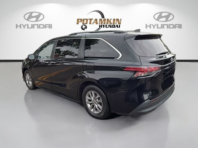 Used 2021 Toyota Sienna XLE FWD image 6
