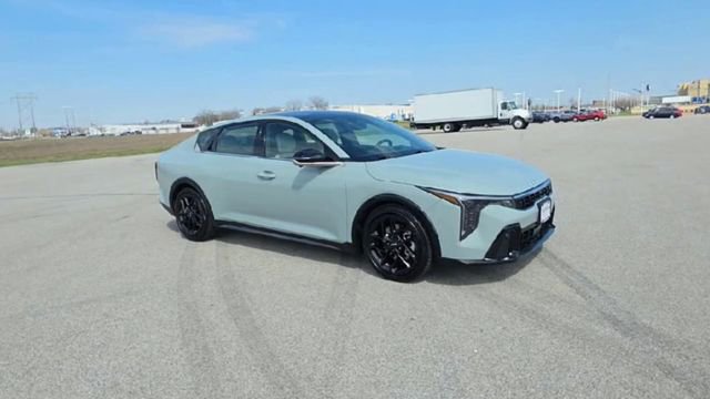 Used 2025 Kia K4 GT-Line Turbo image 9