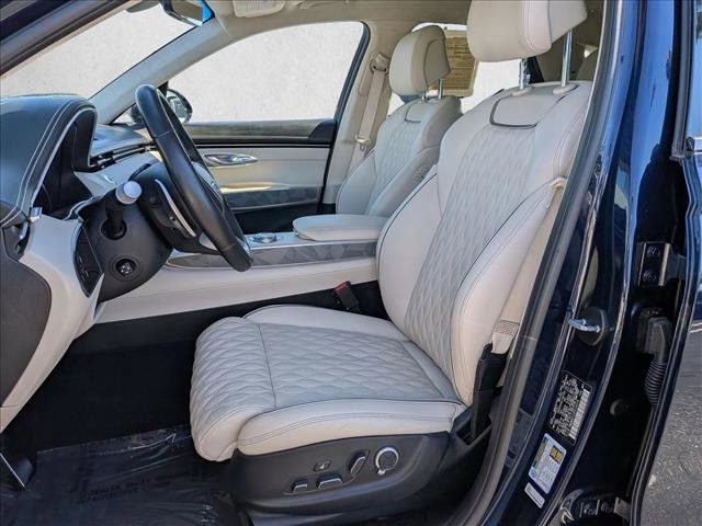 Used 2023 Genesis GV70 3.5T Sport w/ Sport Advanced Package image 17