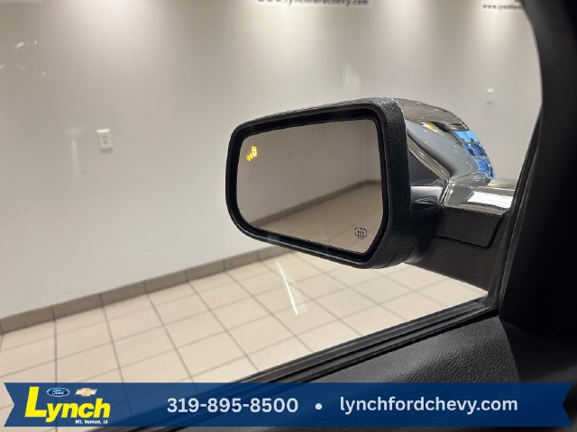 Used 2017 Chevrolet Equinox Premier w/ Enhanced Convenience Package FWD image 16