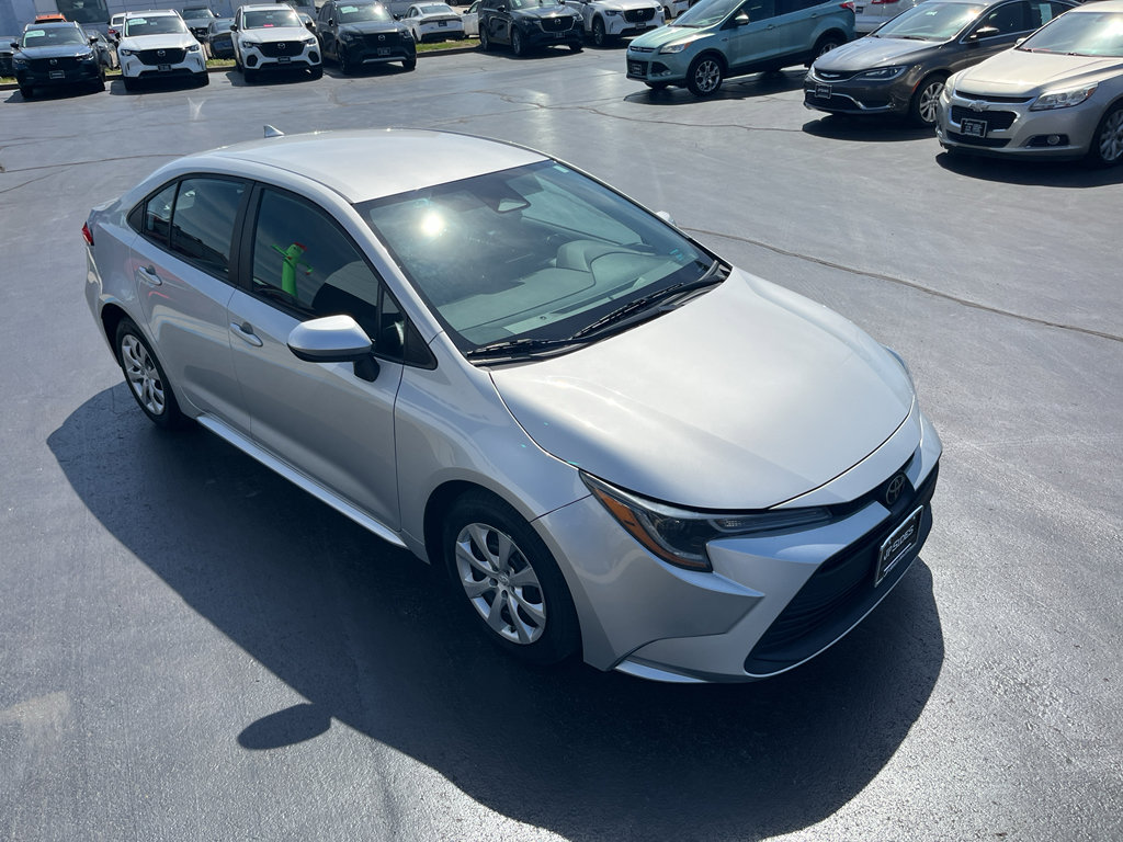 Used 2023 Toyota Corolla LE image 5