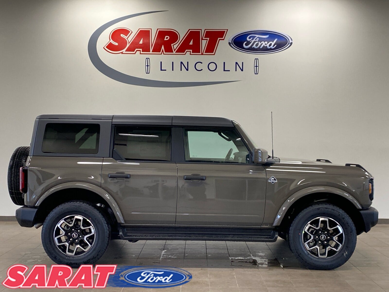 New 2026 Ford Bronco Outer Banks AWD/4WD image 8