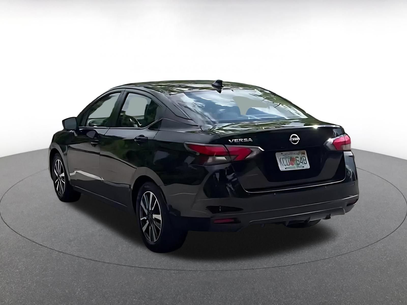 Used 2025 Nissan Versa SV FWD image 11