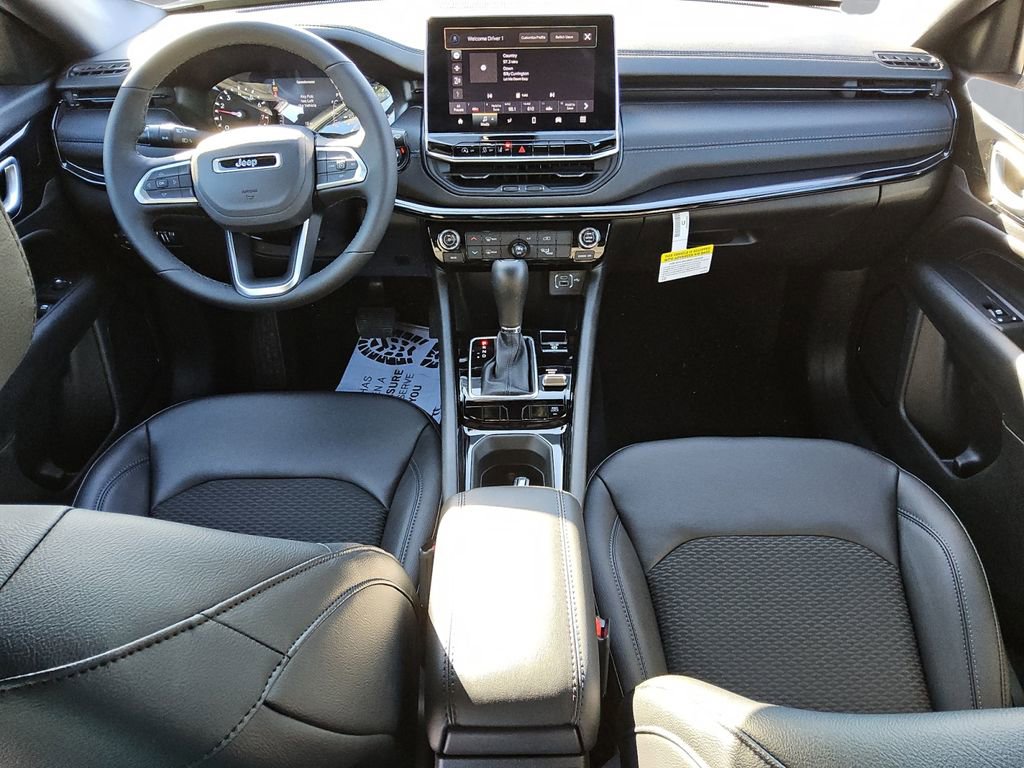 New 2026 Jeep Compass Latitude image 10