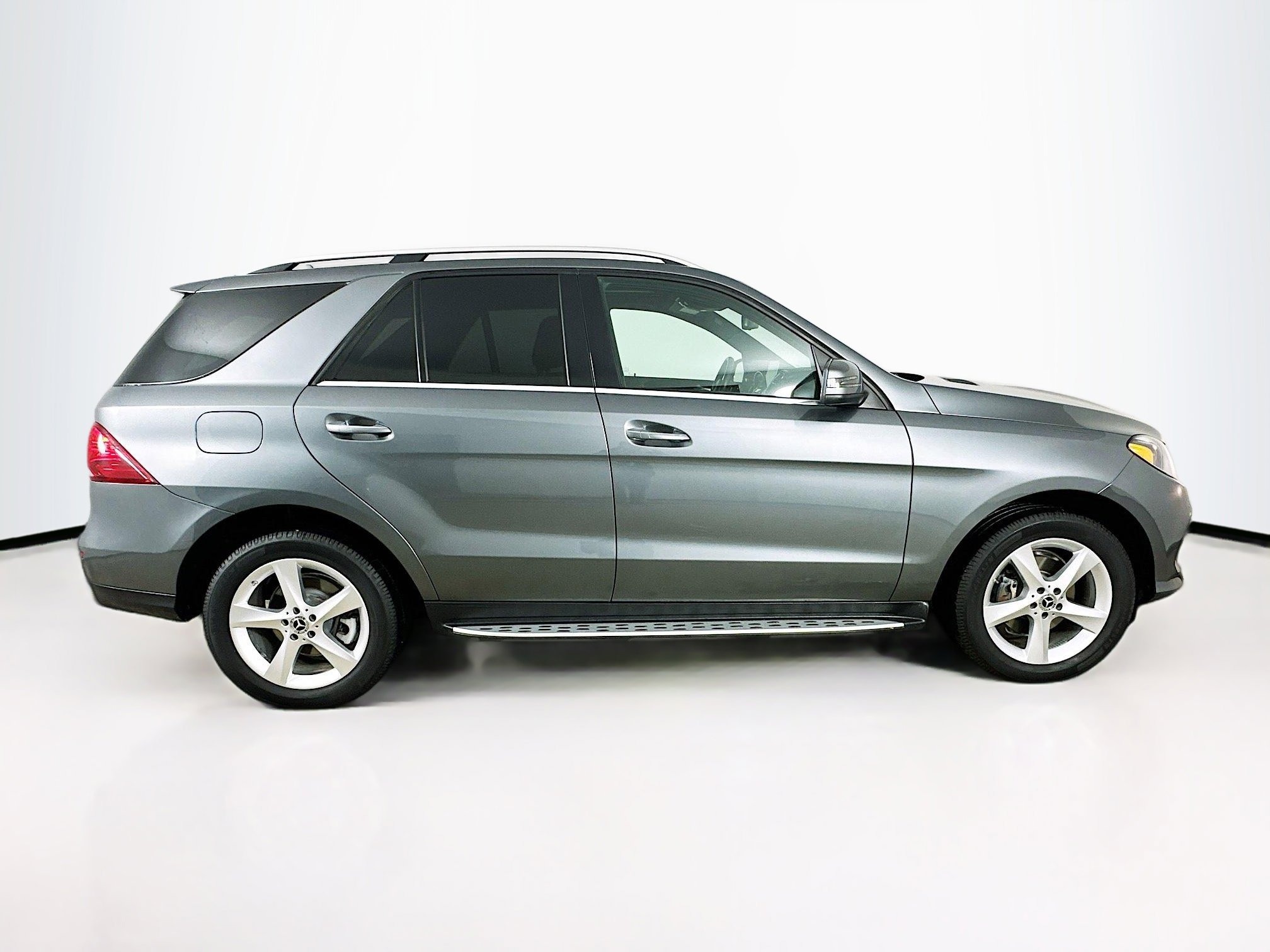 Certified 2017 Mercedes-Benz GLE 350 4MATIC image 4