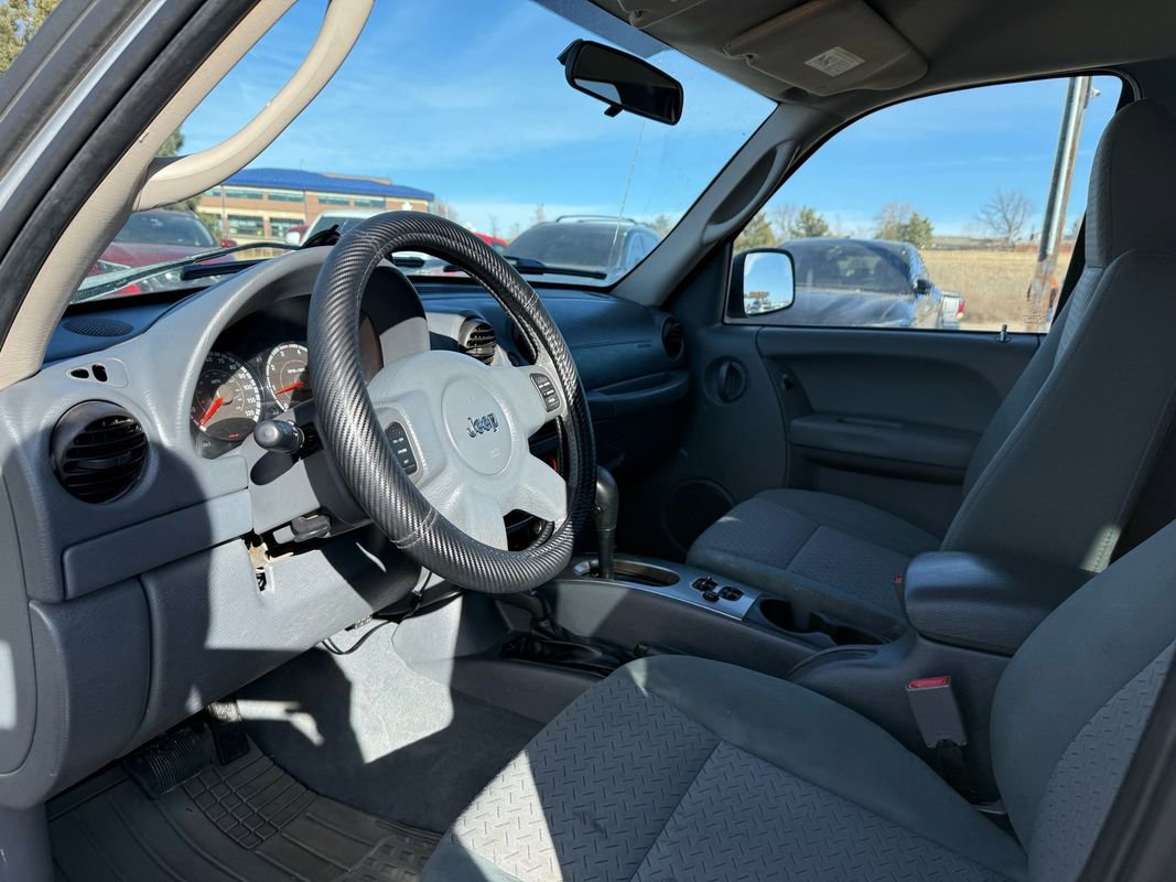 Used 2005 Jeep Liberty Renegade w/ Trailer Tow Group image 15