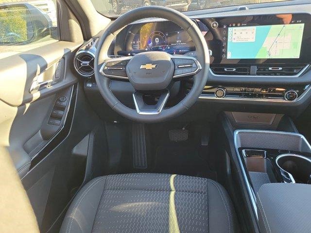 Used 2025 Chevrolet Equinox LT w/ Safety and Technology Package image 12