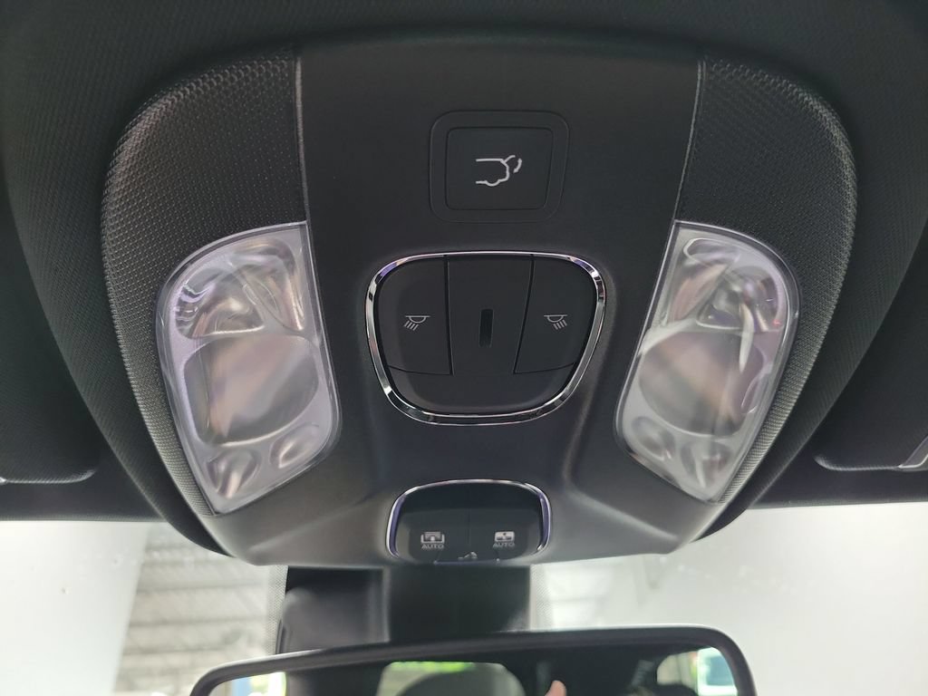New 2026 Jeep Compass Trailhawk w/ Sun, Sound & Navigation Group AWD/4WD image 31