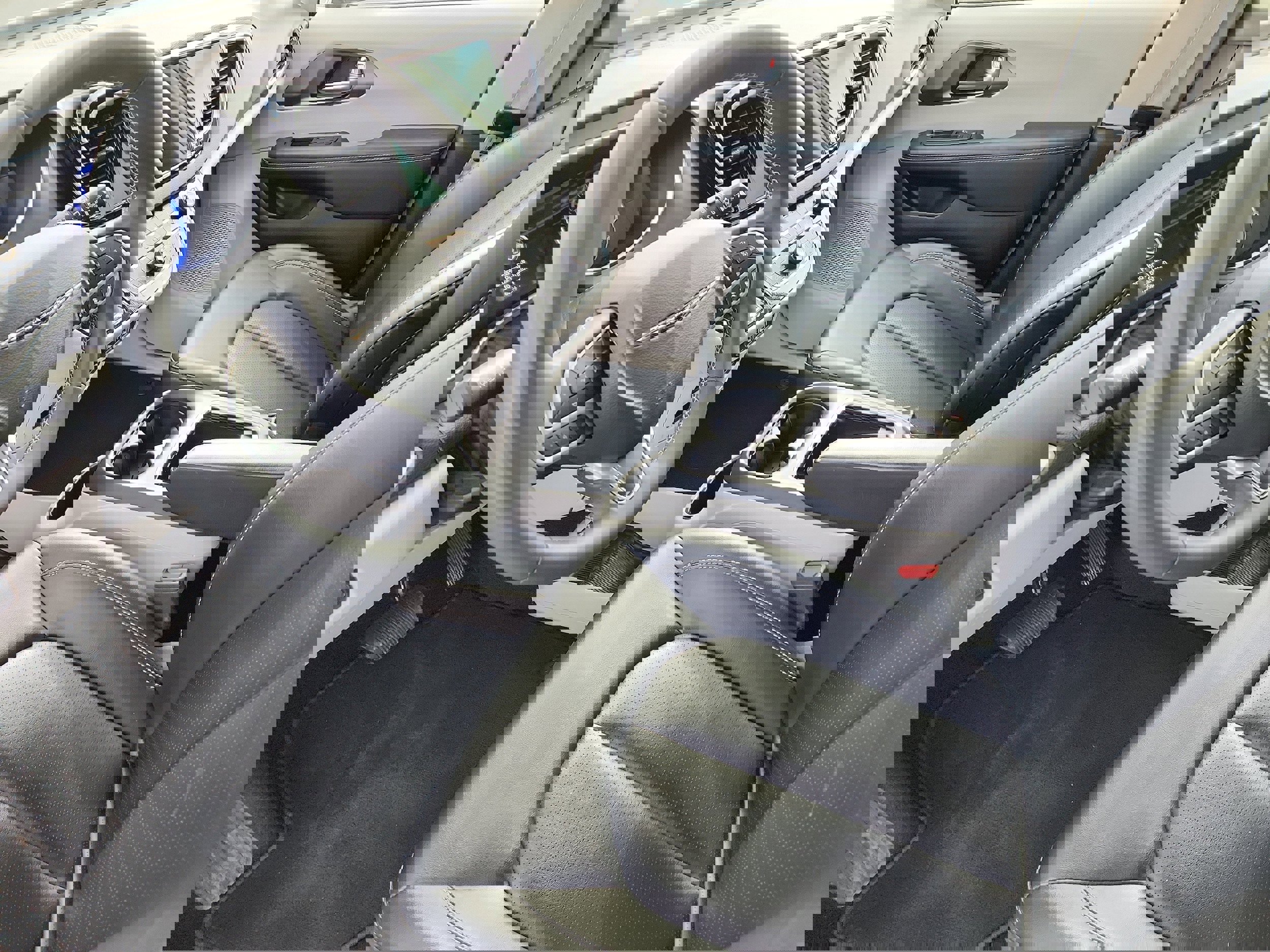 Used 2024 Chrysler Pacifica Touring-L image 9