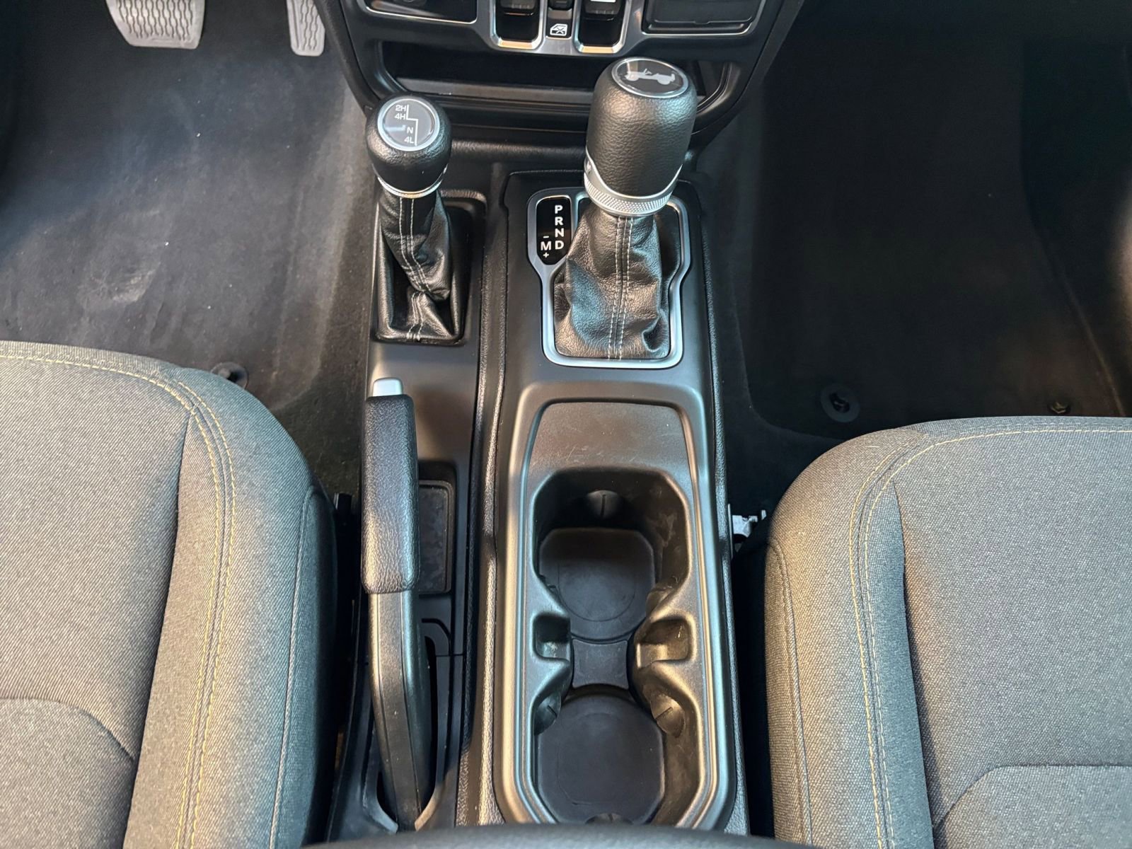 Used 2025 Jeep Wrangler Sahara image 41