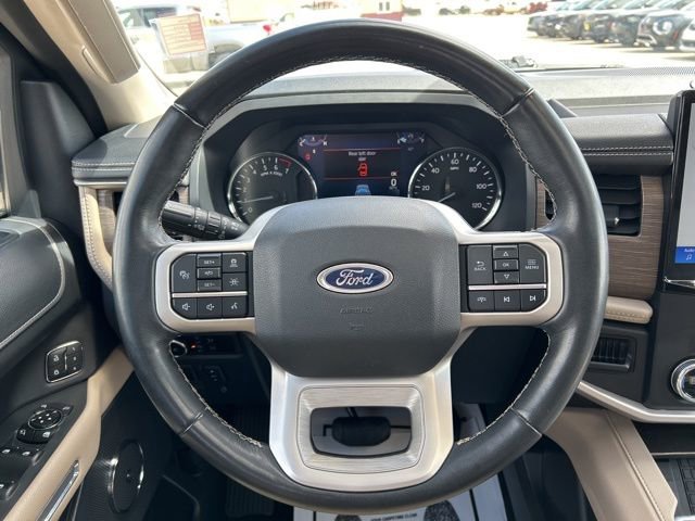 Used 2023 Ford Expedition Limited AWD/4WD image 12