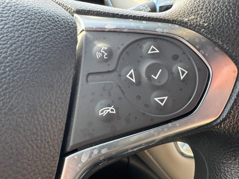 Used 2023 Chevrolet Traverse LS w/ Safety Package image 18