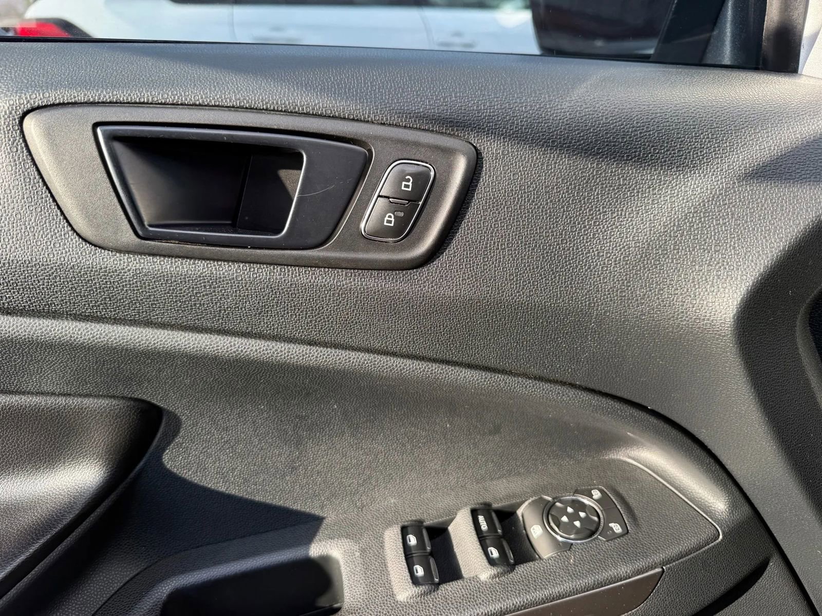 Used 2021 Ford EcoSport SES w/ Interior Protection Package image 9