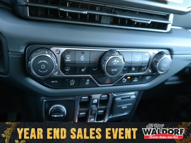 New 2025 Jeep Gladiator Sport image 18