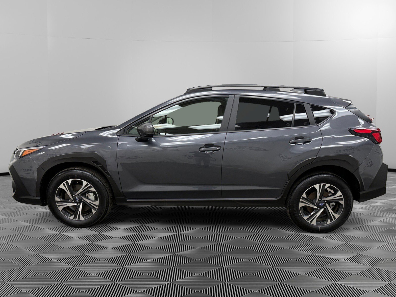 Used 2025 Subaru Crosstrek 2.0i Premium image 2