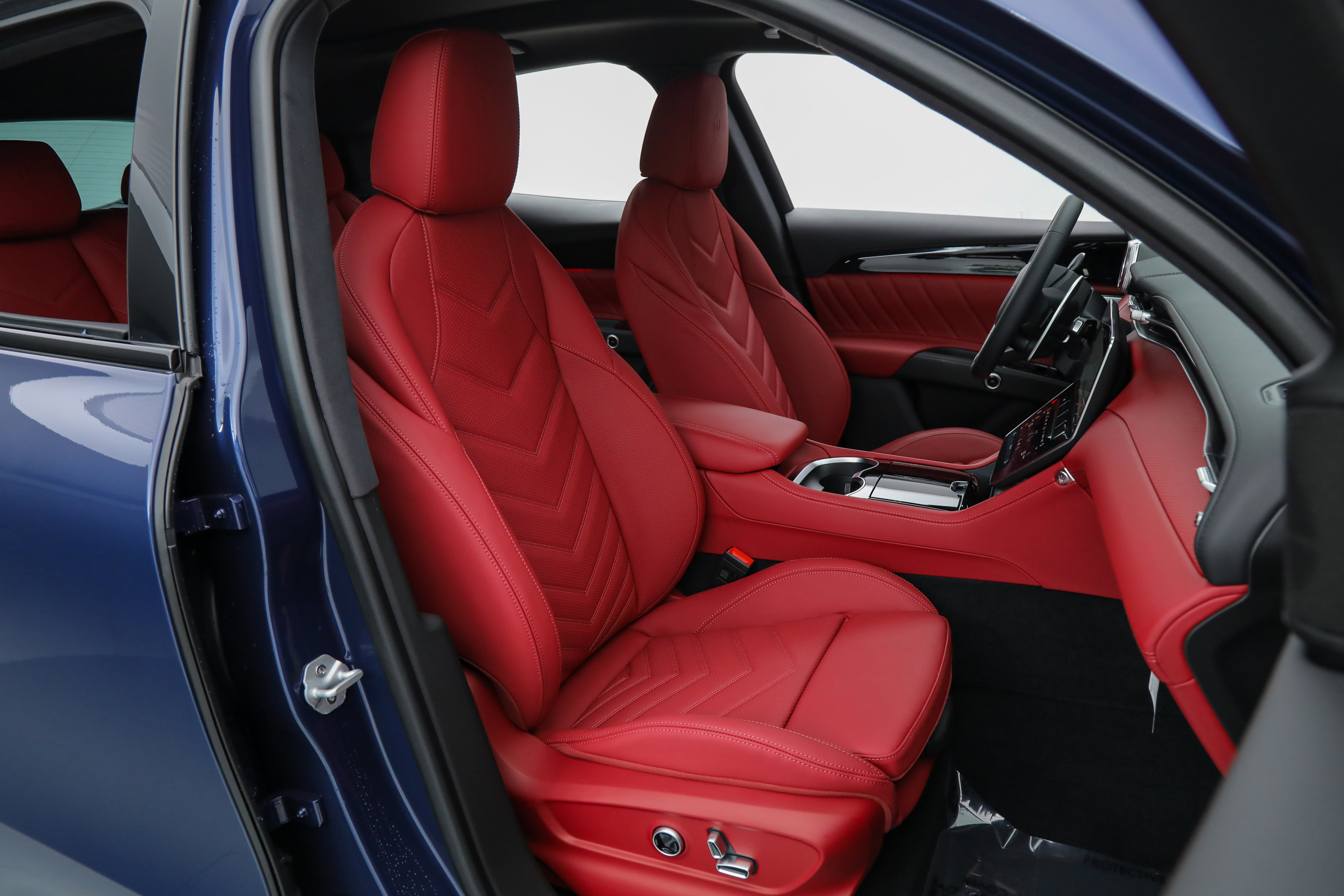 New 2025 Maserati Grecale Modena image 20