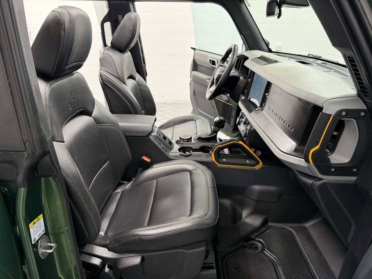 Used 2023 Ford Bronco Badlands w/ Sasquatch Package image 18