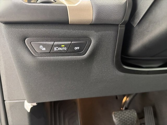 Used 2025 BMW iX xDrive50 w/ Premium Package image 12