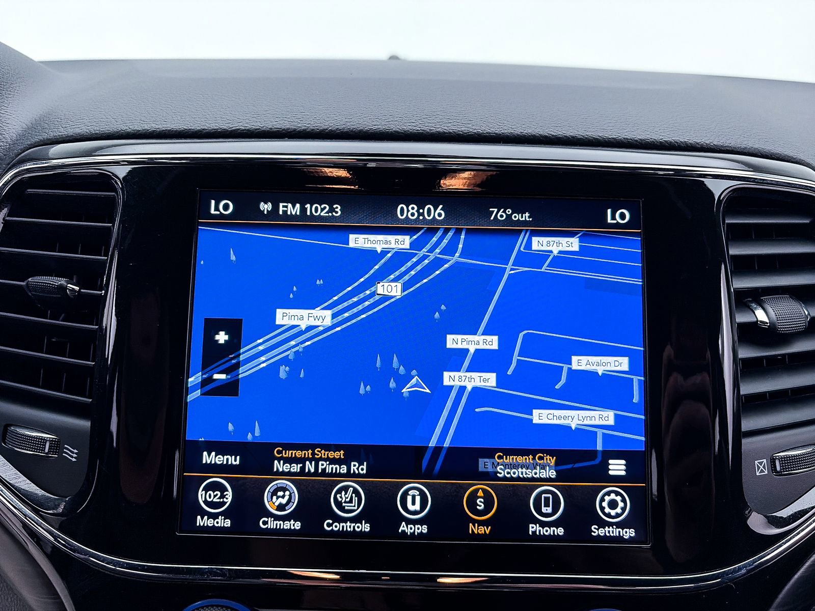 Used 2021 Jeep Grand Cherokee Laredo X RWD image 3