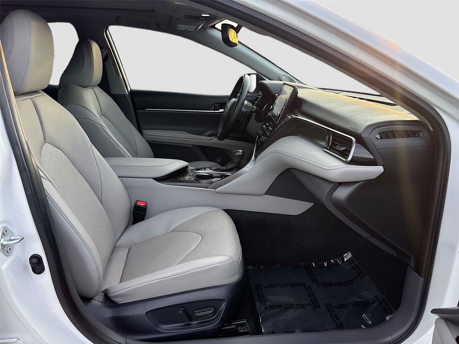 Used 2023 Toyota Camry XSE image 32