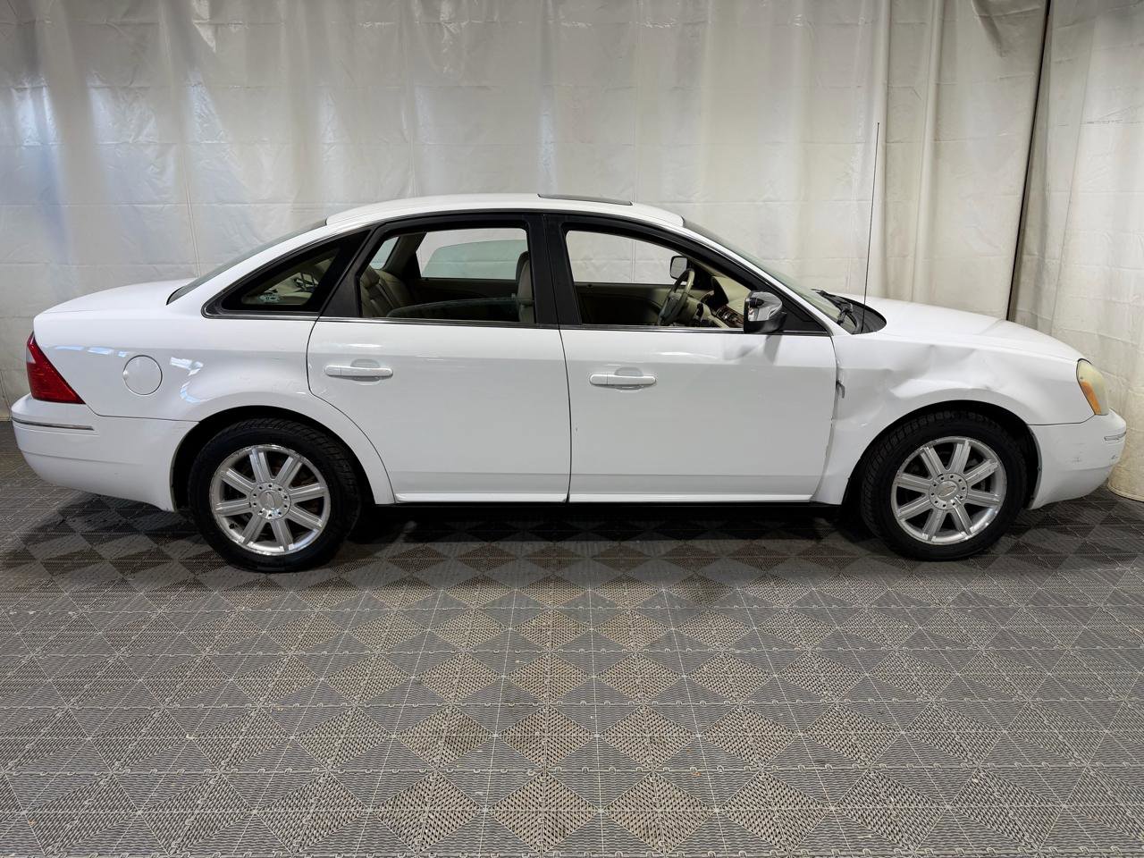 Used 2006 Ford Five Hundred Limited image 8