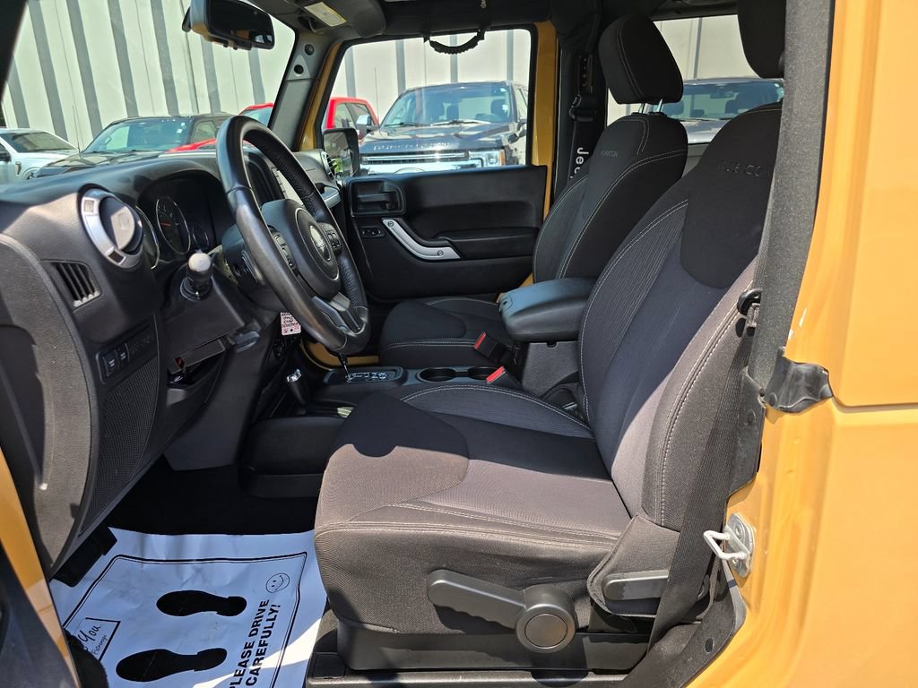 Used 2013 Jeep Wrangler Rubicon w/ PWR Convenience Group AWD/4WD image 8