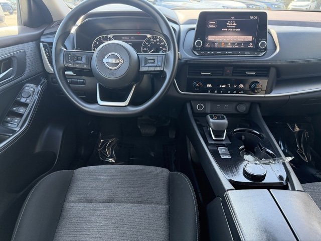 Used 2023 Nissan Rogue SV image 14