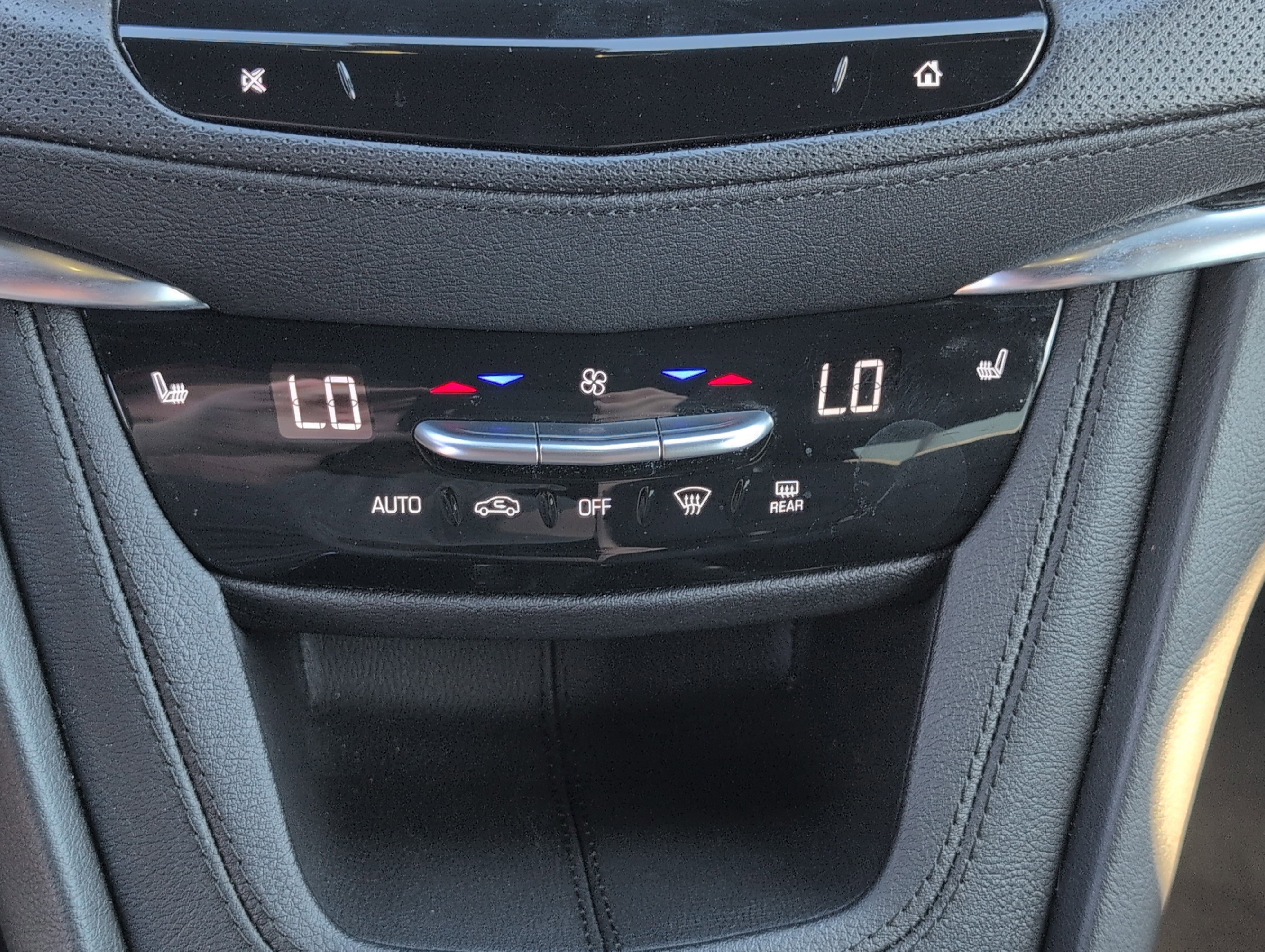 Certified 2025 Cadillac XT5 Premium Luxury image 16