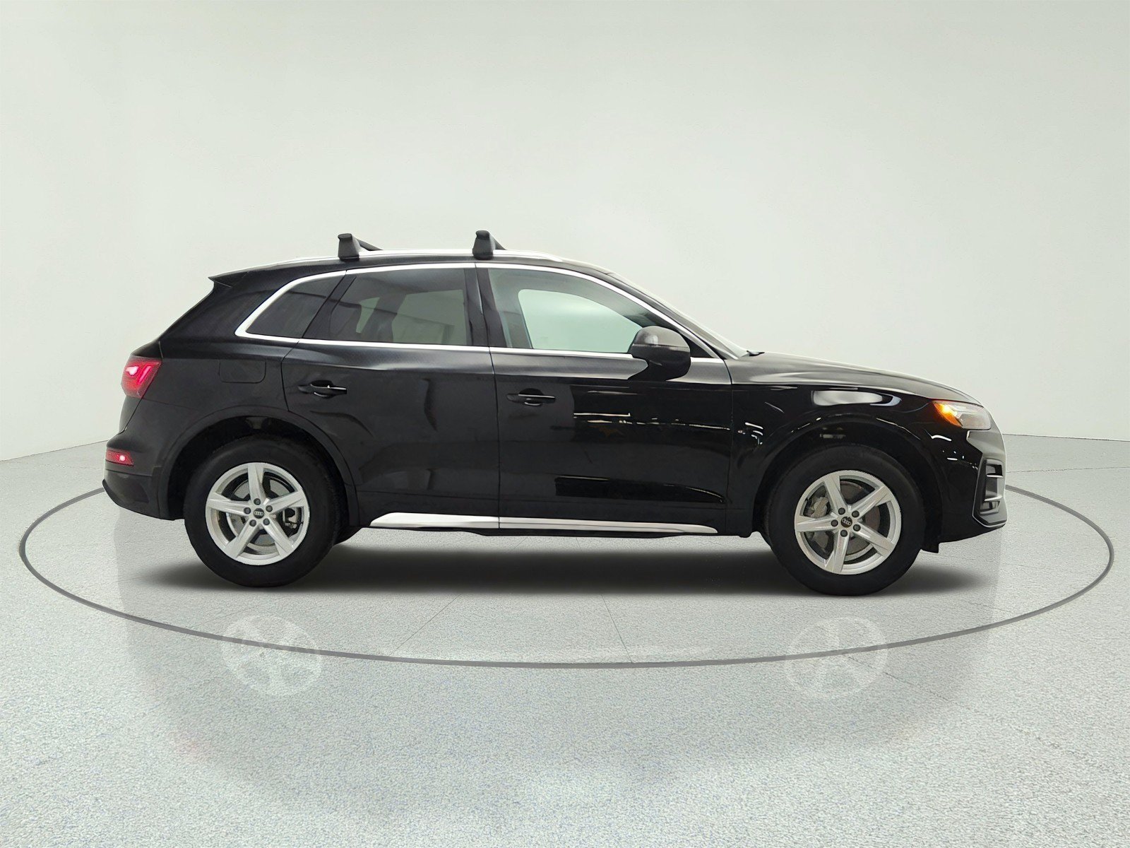 Used 2023 Audi Q5 2.0T Premium w/ Convenience Package AWD/4WD image 4