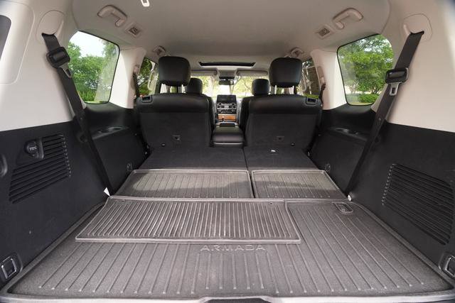 Used 2023 Nissan Armada SL w/ Captain's Chairs Package RWD image 33