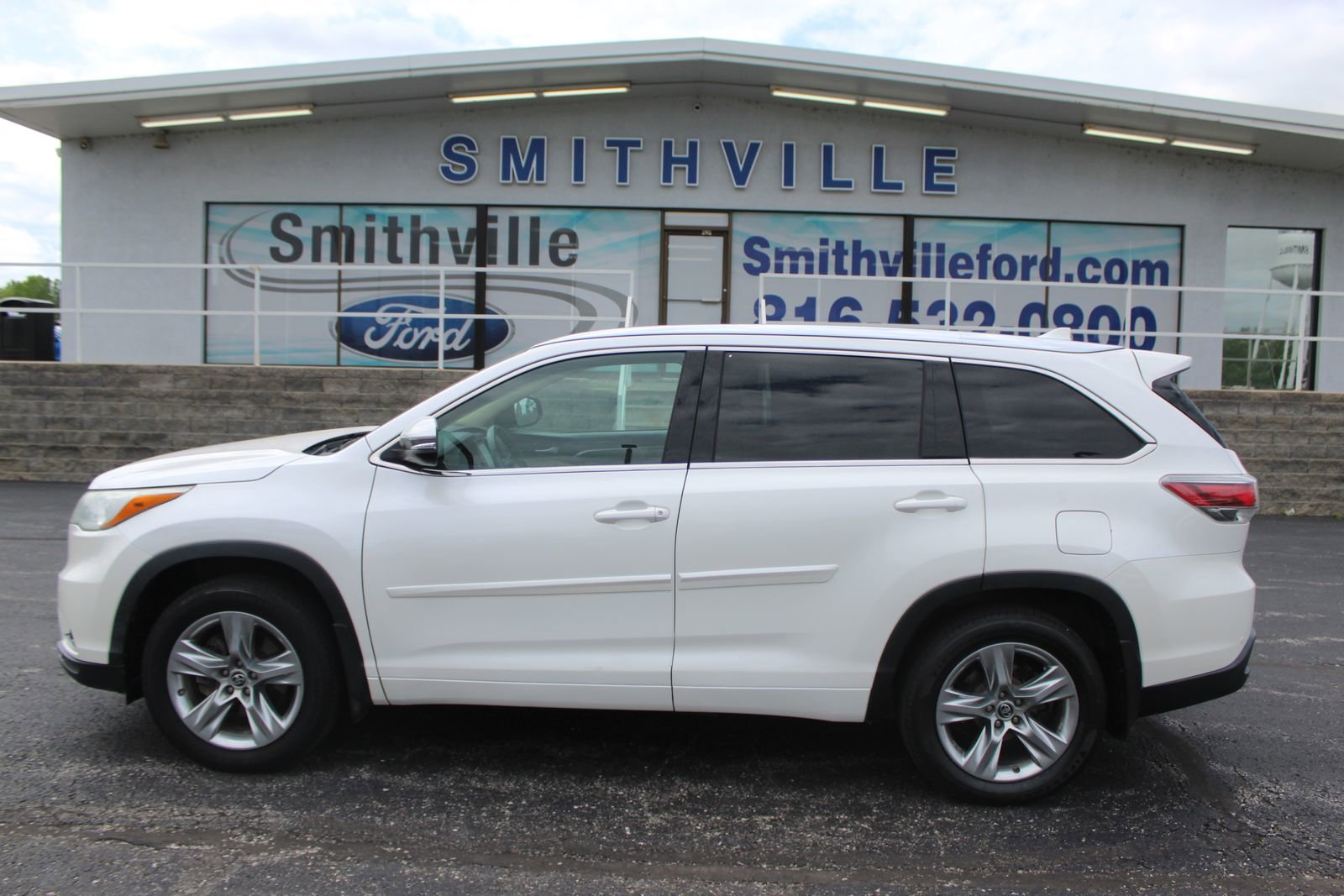 Used 2016 Toyota Highlander Limited w/ Protection Package #3 AWD/4WD image 3