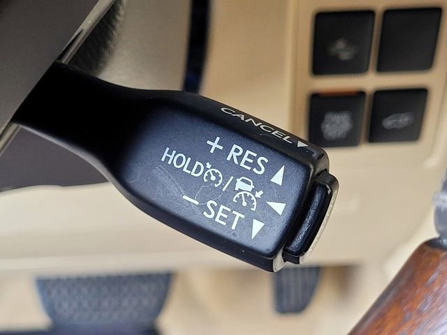 Used 2019 Lexus LX 570 4WD w/ Luxury Package image 31