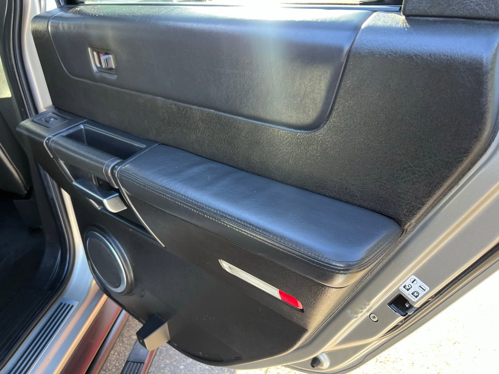 Used 2005 HUMMER H2 w/ Preferred Equipment Group image 28