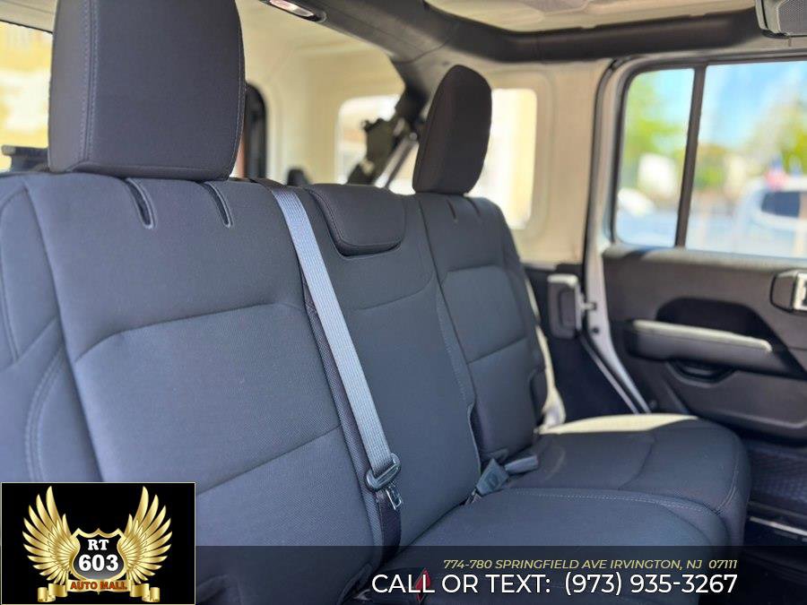 Used 2020 Jeep Wrangler Unlimited Sahara w/ Cold Weather Group AWD/4WD image 8