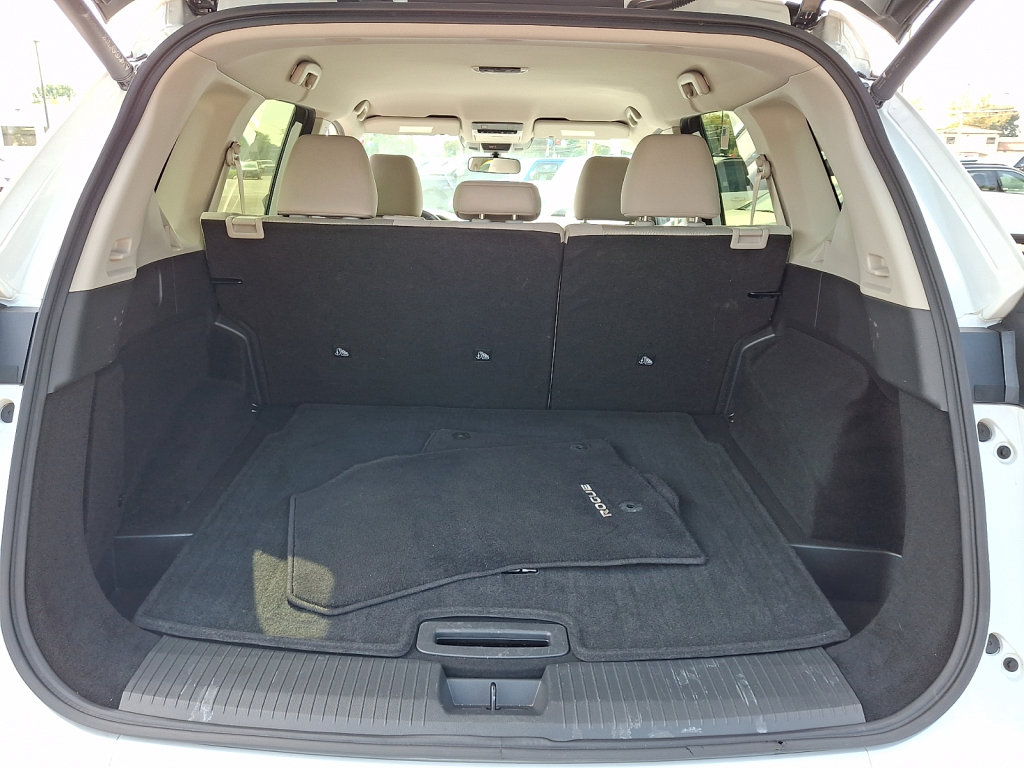 Used 2025 Nissan Rogue SV AWD/4WD image 18