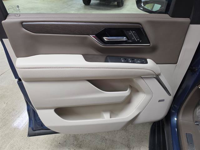 Certified 2025 GMC Yukon XL Denali w/ Advanced Technology Package AWD/4WD image 16