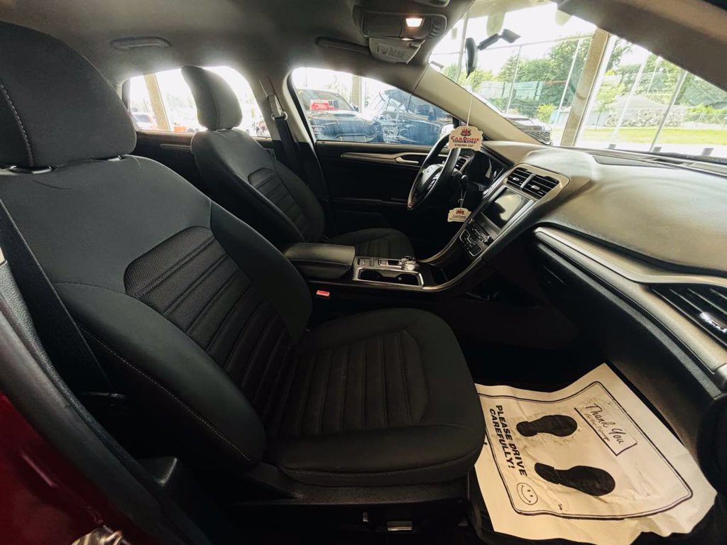 Used 2018 Ford Fusion SE w/ Fusion SE Technology Package FWD image 34