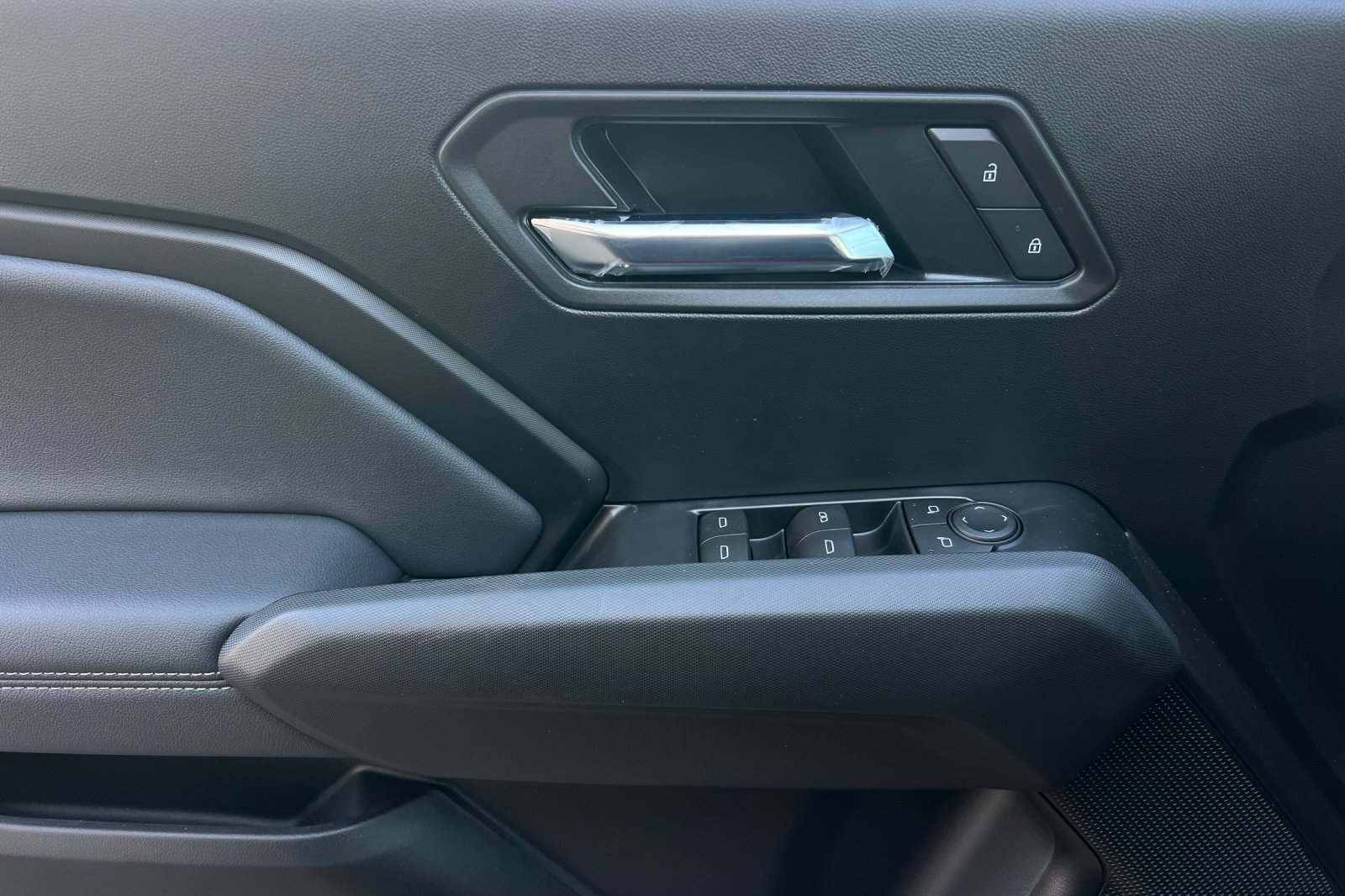 New 2026 GMC Canyon Elevation w/ Convenience Package RWD image 9