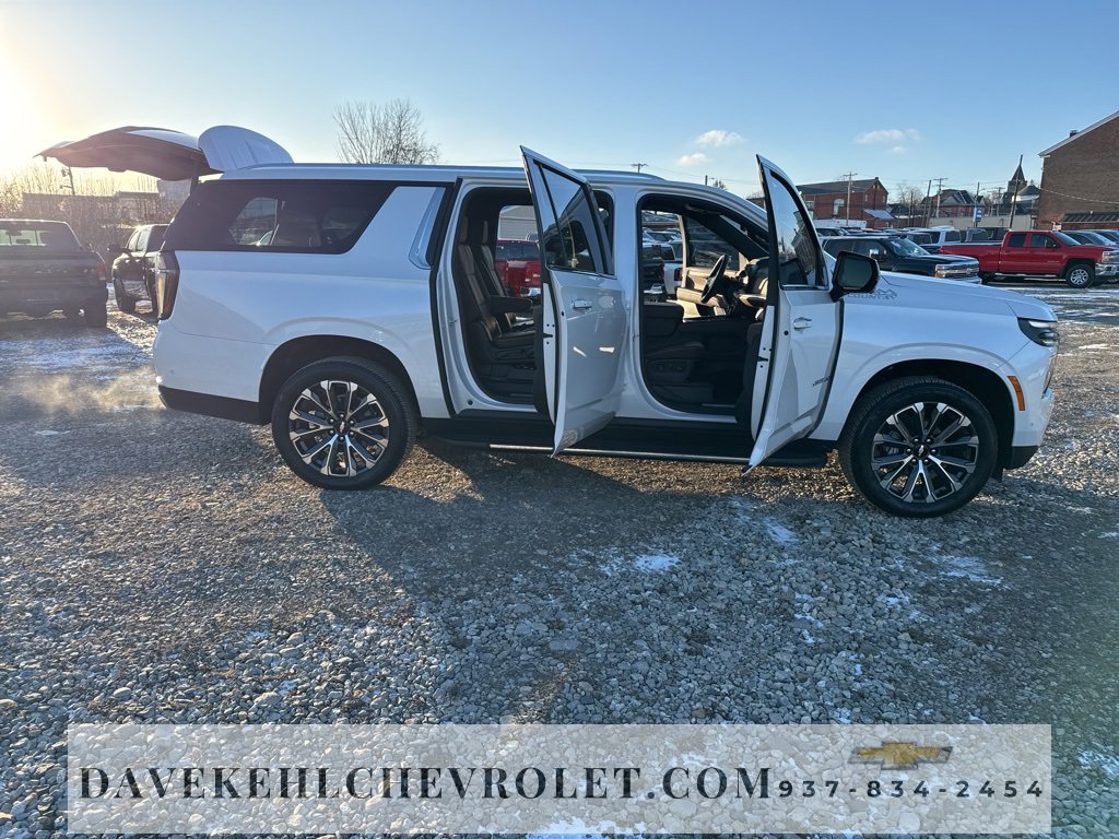 Certified 2025 Chevrolet Suburban High Country image 34