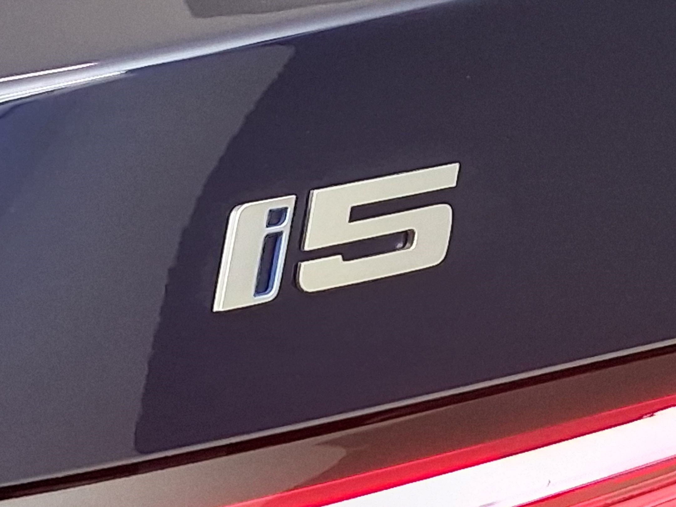 New 2027 BMW i5 eDrive40 RWD image 28
