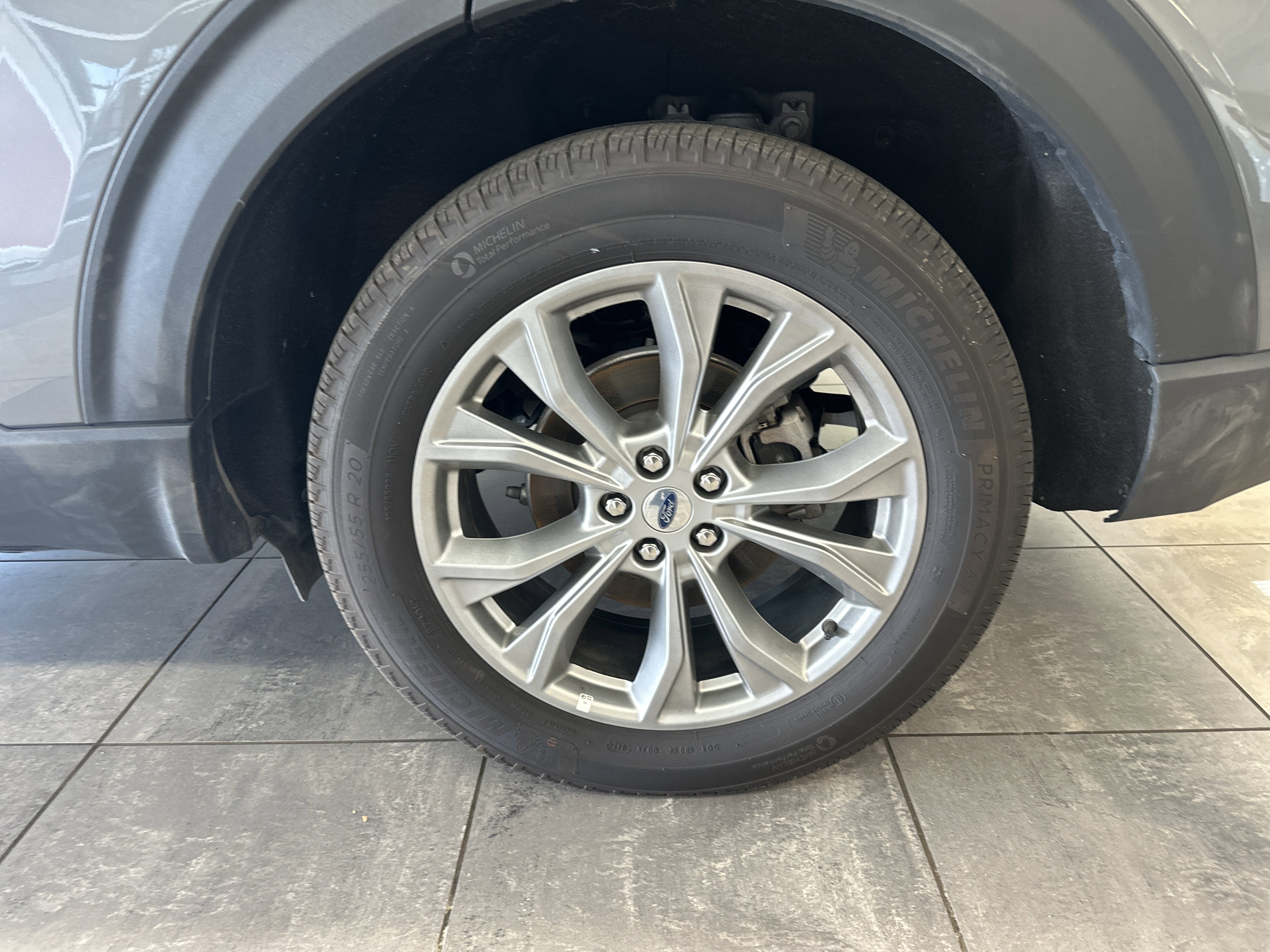 Used 2024 Ford Explorer Limited image 5