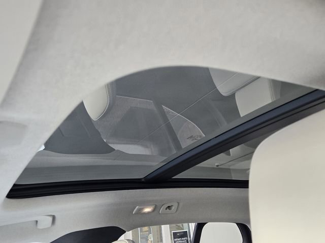 Certified 2023 Volvo XC40 B4 Plus w/ Protection Package Premier image 20