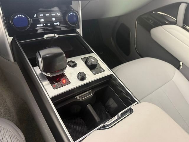Used 2023 Land Rover Range Rover SV image 22