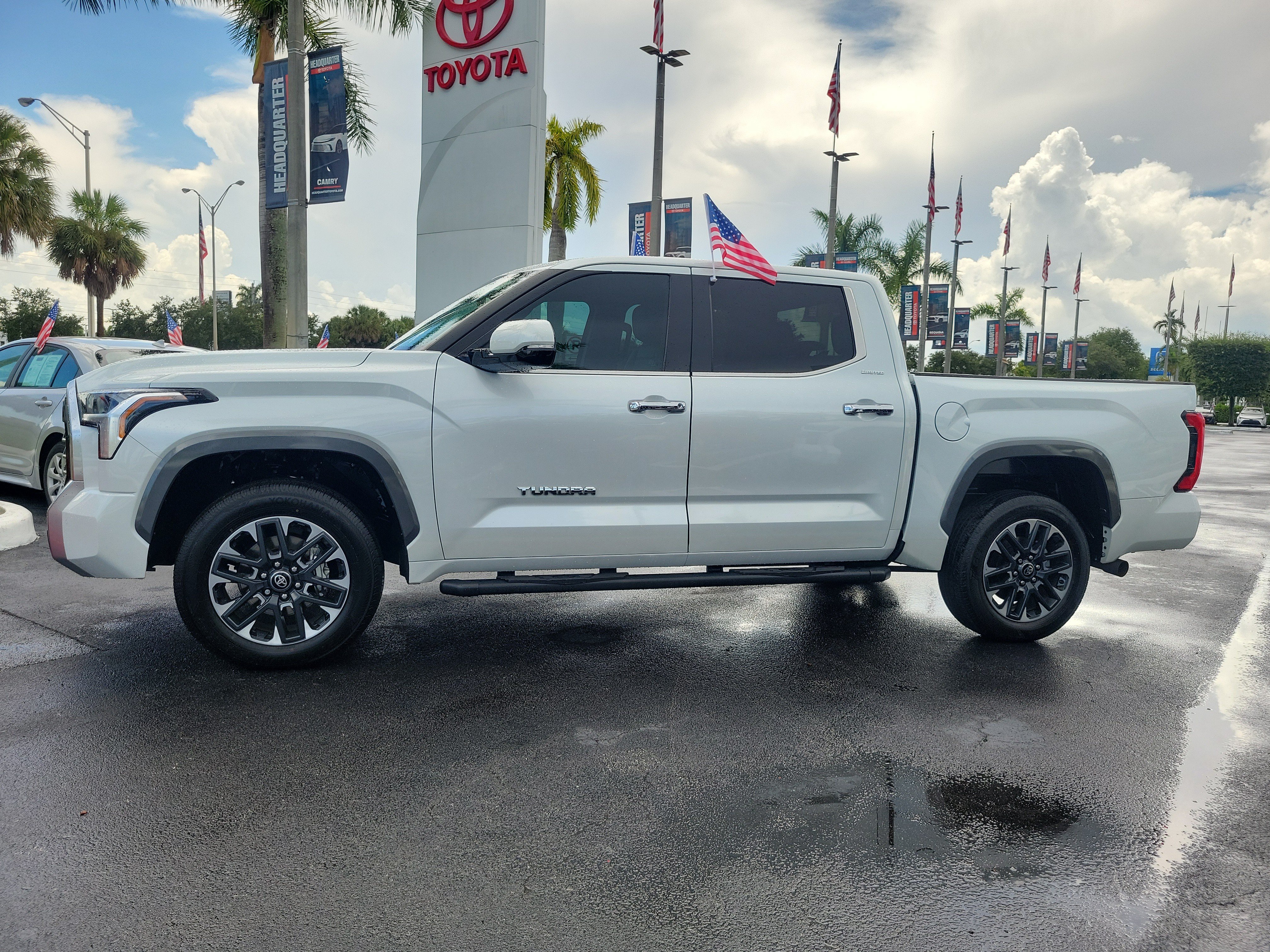 Used 2025 Toyota Tundra Limited AWD/4WD image 7