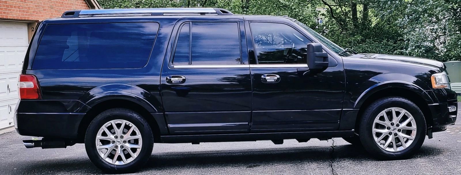 Used 2015 Ford Expedition EL Limited w/ Equipment Group 301A AWD/4WD image 2